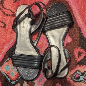 Bandolino black sandals